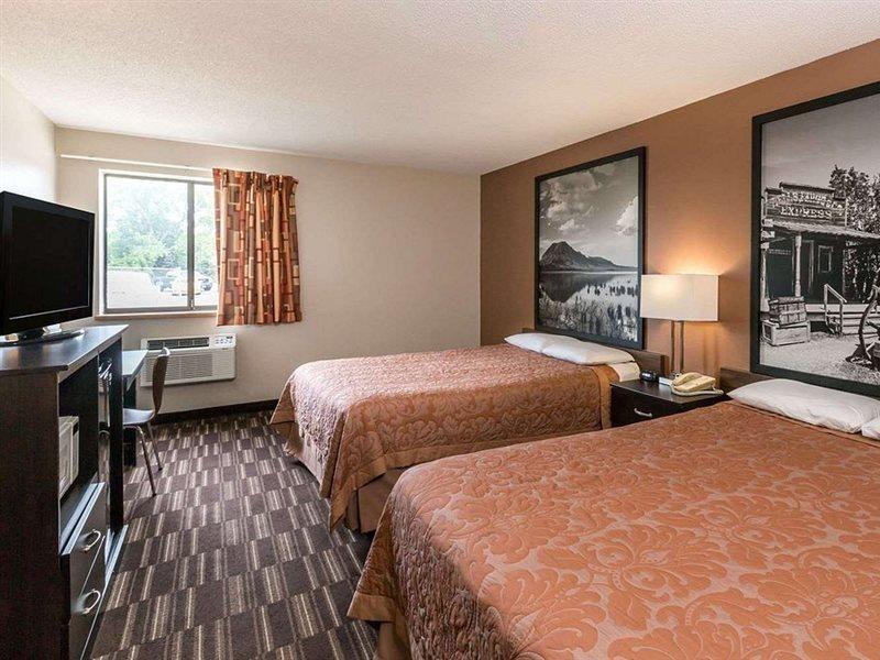 Отель Super 8 By Wyndham Madison Экстерьер фото